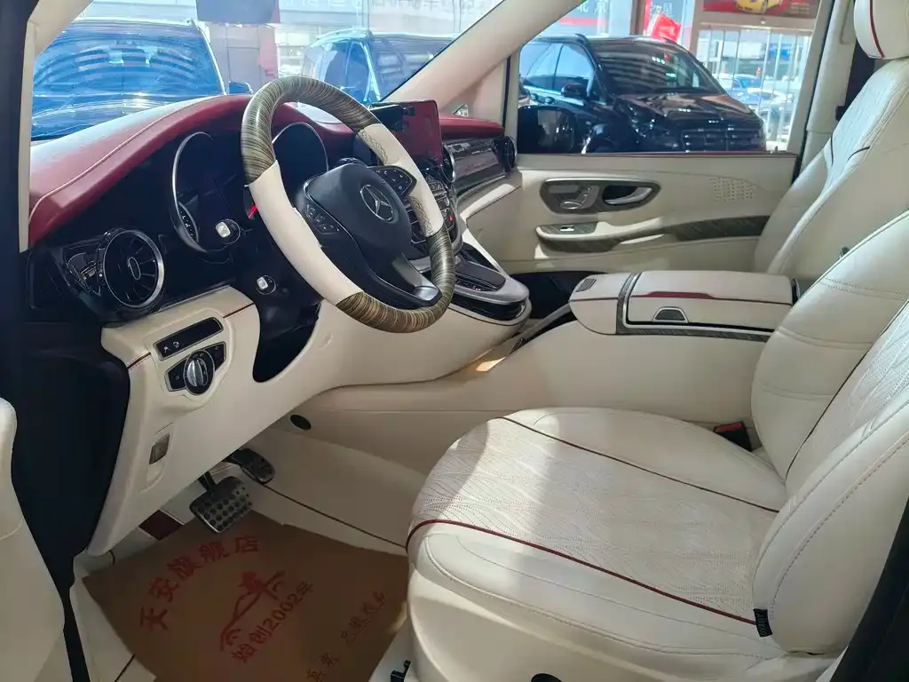 Mercedes-Benz V-Class 2023 из CN, фото 4
