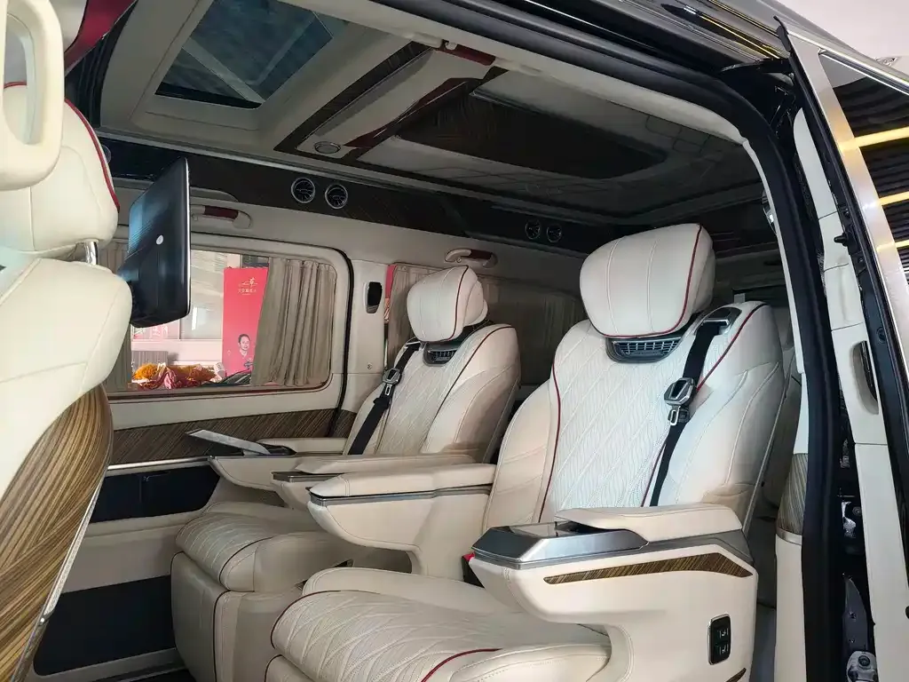 Mercedes-Benz V-Class 2023 из CN, фото 9