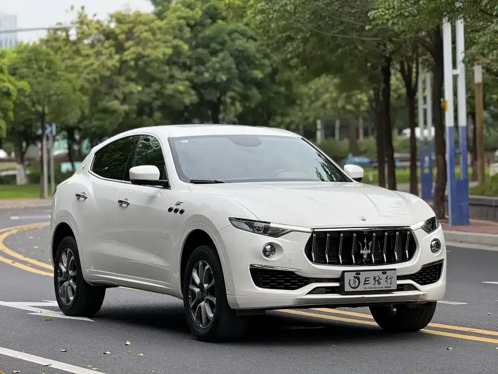 Maserati Levante — фото 3