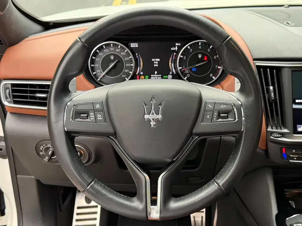 Maserati Levante — фото 6