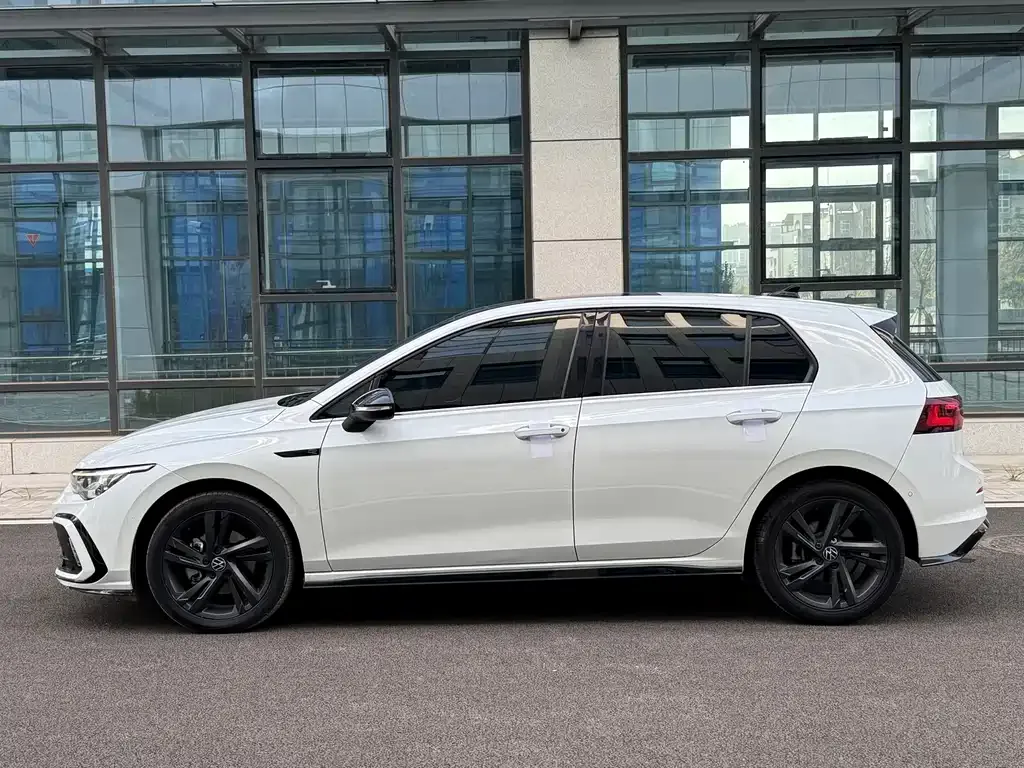 Volkswagen Golf 2022 из CN, фото 4
