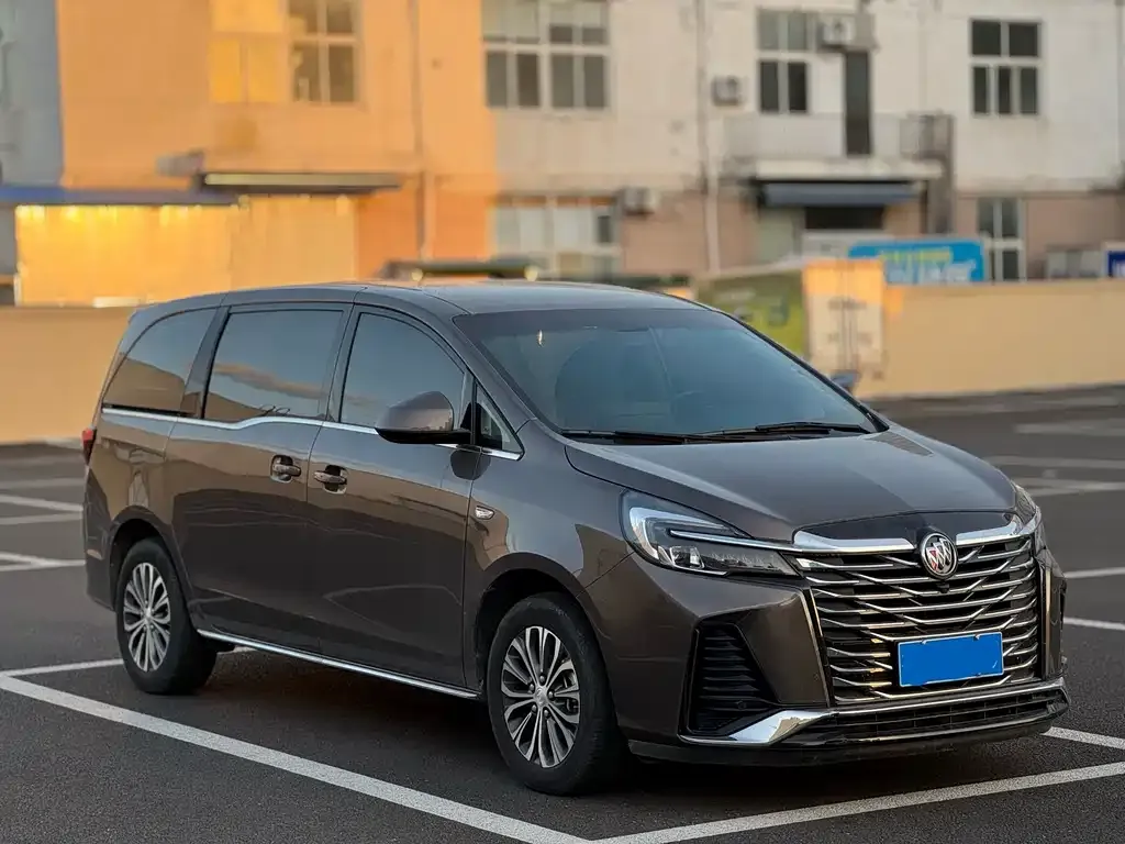 Buick GL8 2024 из CN, фото 3