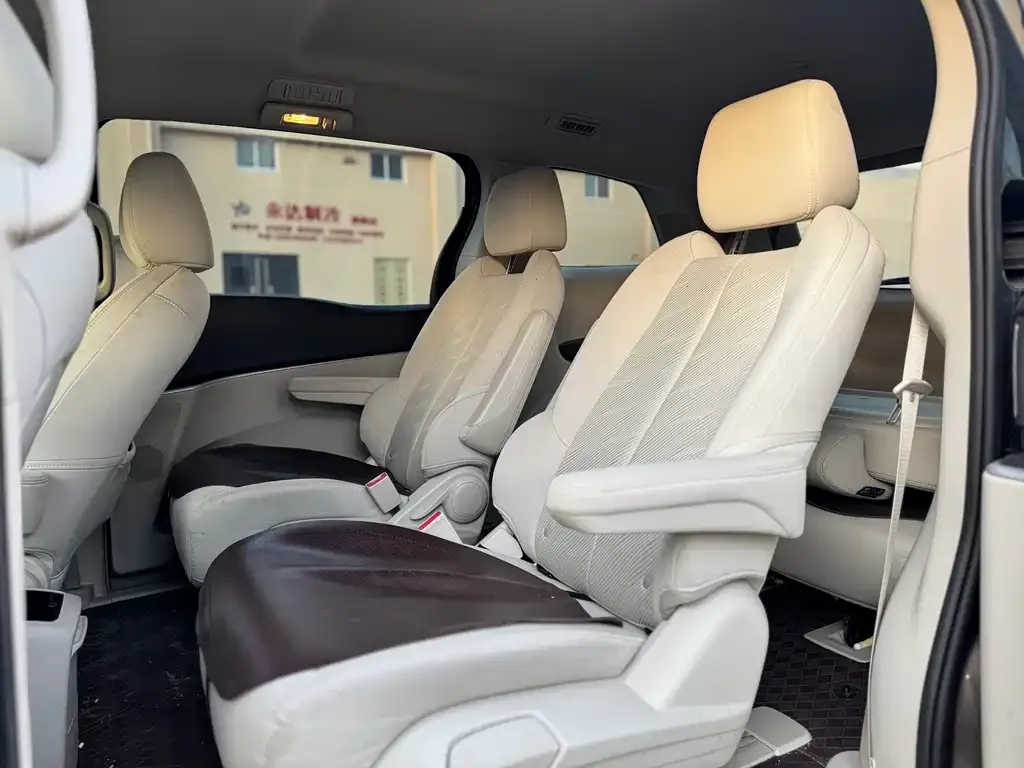 Buick GL8 2024 из CN, фото 8