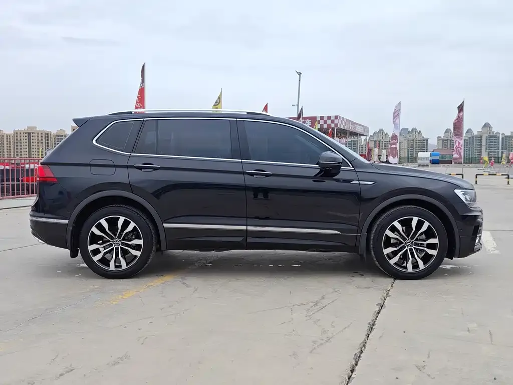 Volkswagen Tiguan L 2021 из CN, фото 4