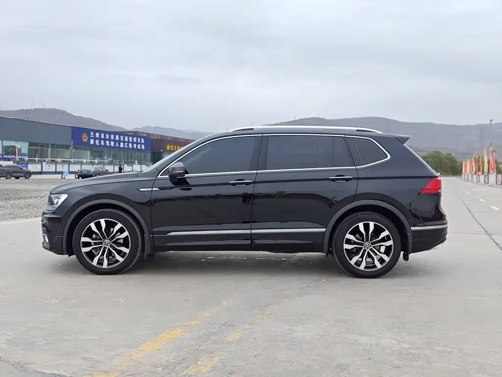 Volkswagen Tiguan L 2021 из CN, фото 8