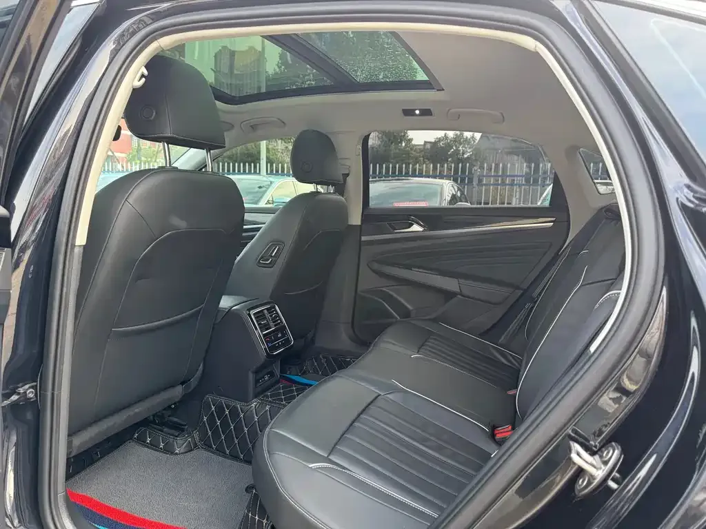 Volkswagen Passat — фото 10