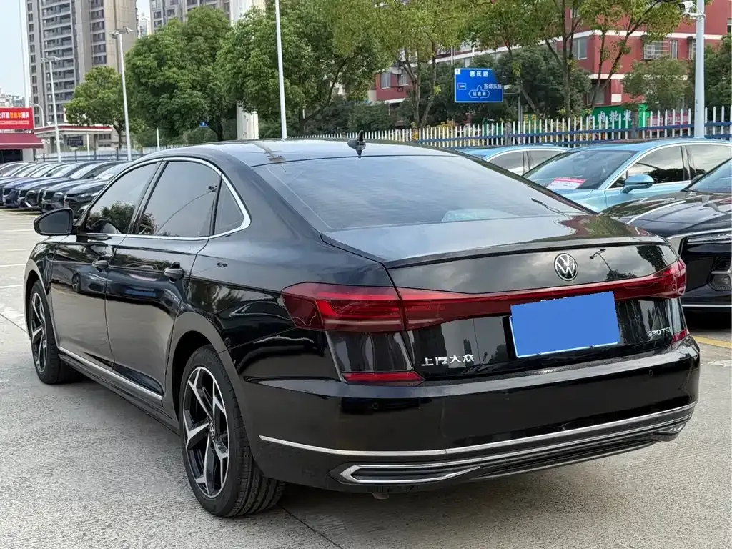 Volkswagen Passat — фото 5