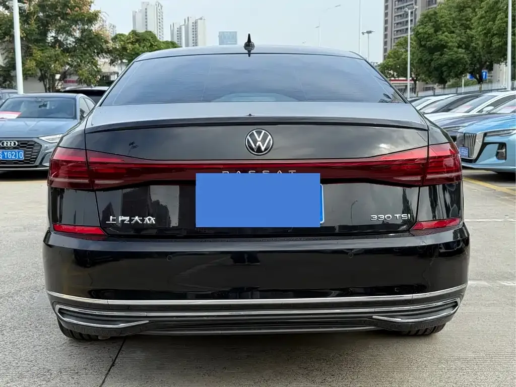 Volkswagen Passat — фото 6