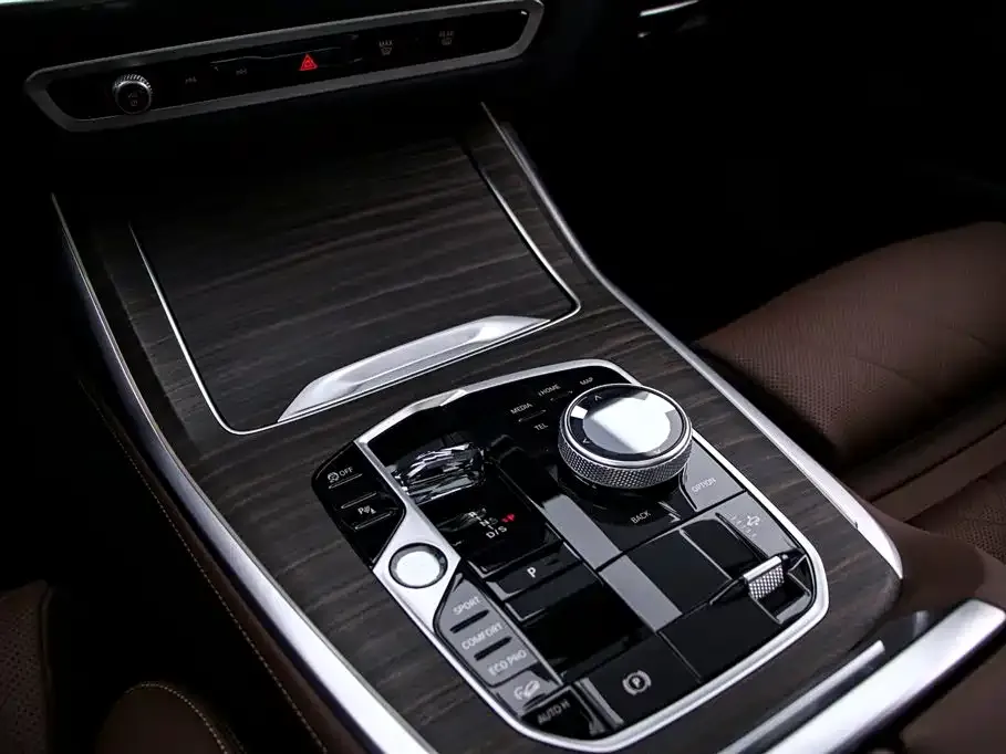 BMW X7 — фото 9