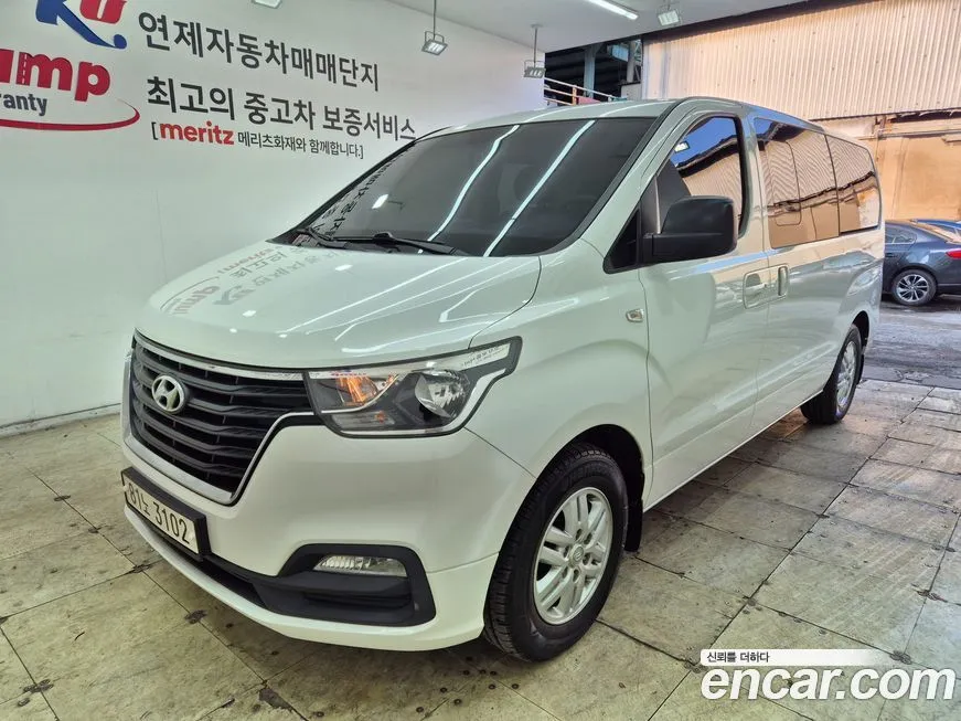 Hyundai Starex — фото 2