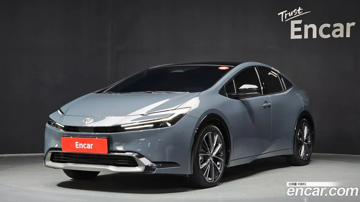 Toyota Prius — фото 1