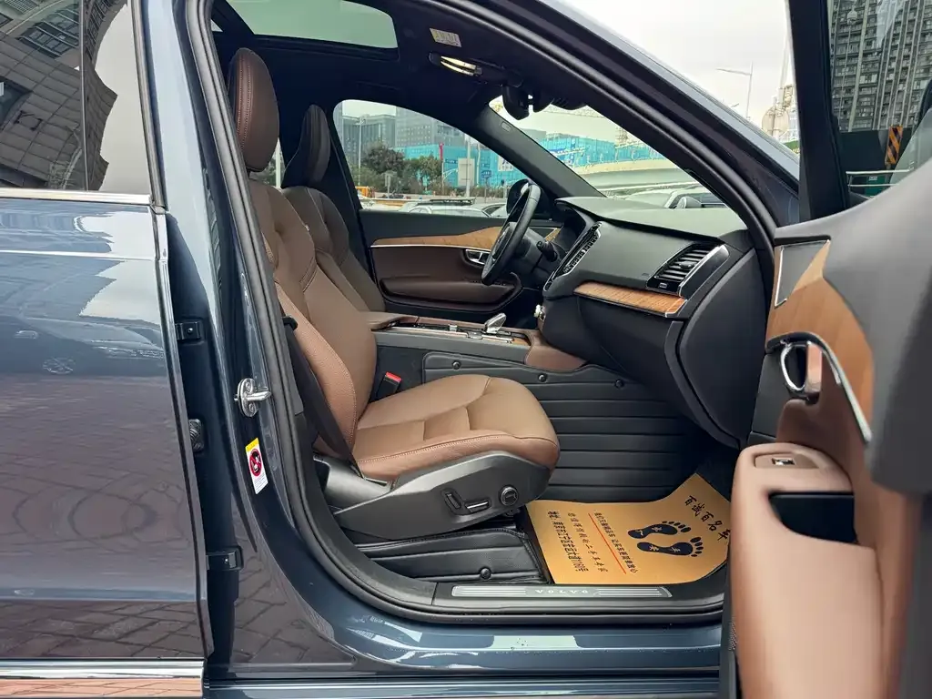 Volvo XC90 2024 из CN, фото 10