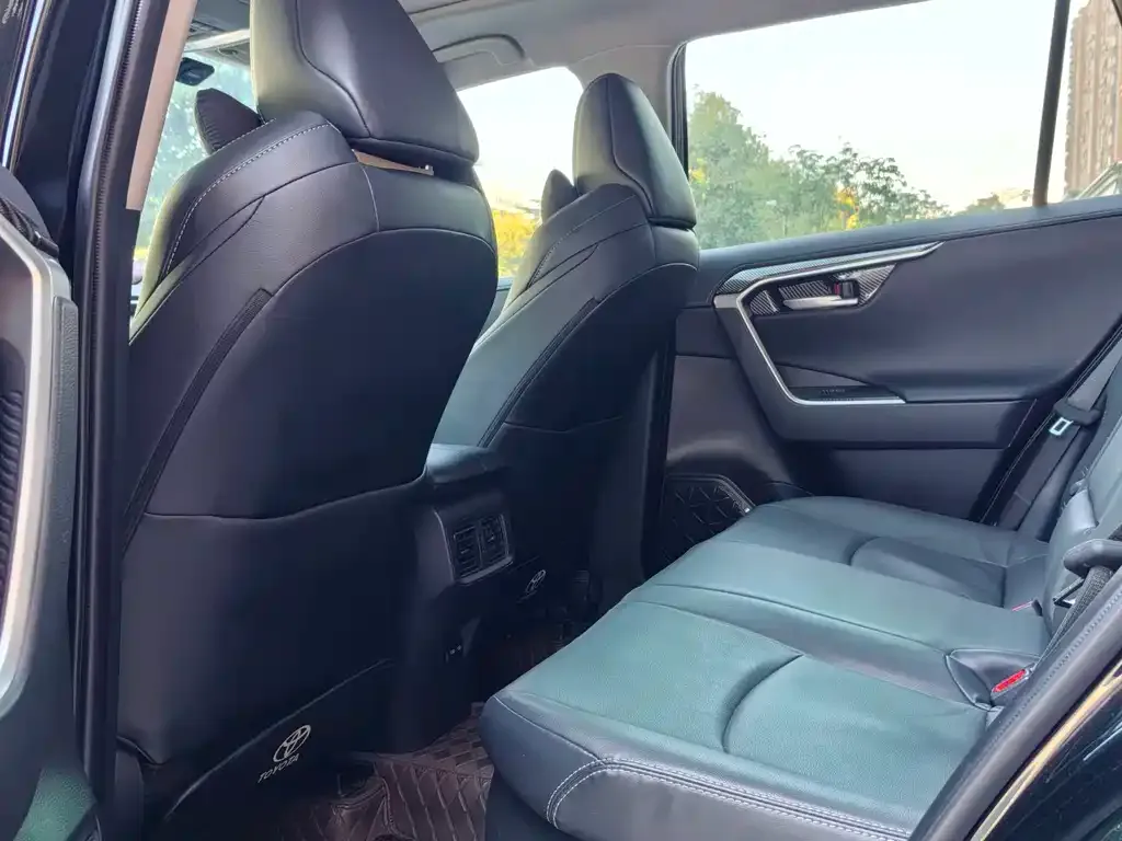 Toyota Wildlander 2024 из CN, фото 8