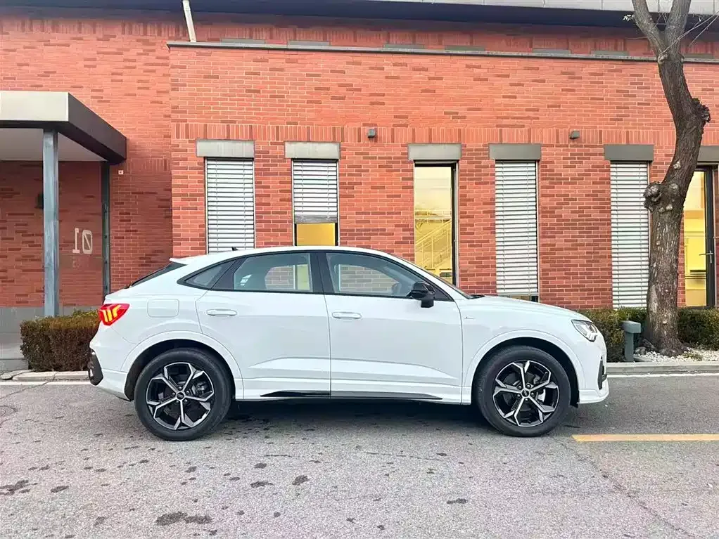 Audi Q5L Sportback — фото 3