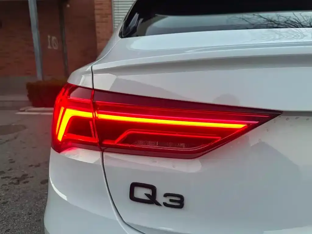 Audi Q5L Sportback — фото 7