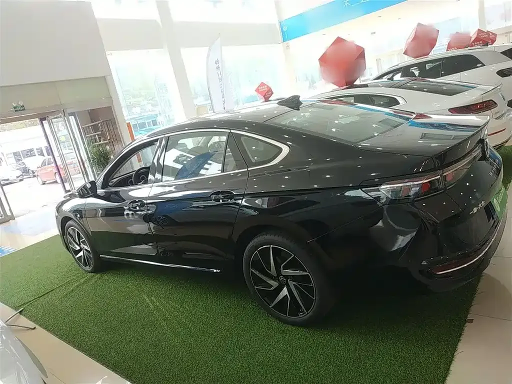 Volkswagen Magotan 2025 из CN, фото 5