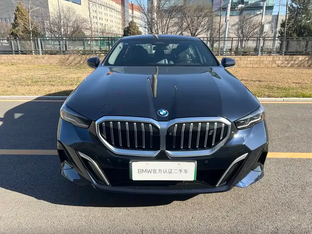 BMW i5 2025 из CN, фото 2