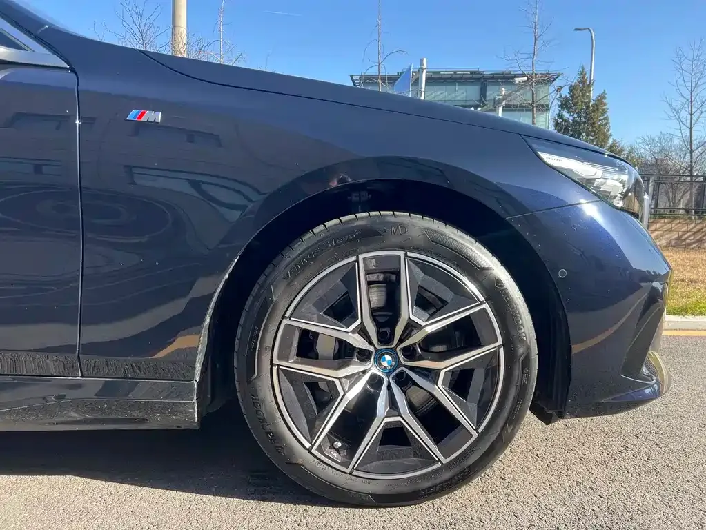 BMW i5 2025 из CN, фото 4