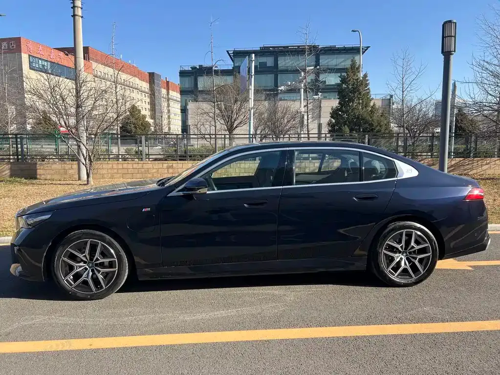 BMW i5 2025 из CN, фото 5