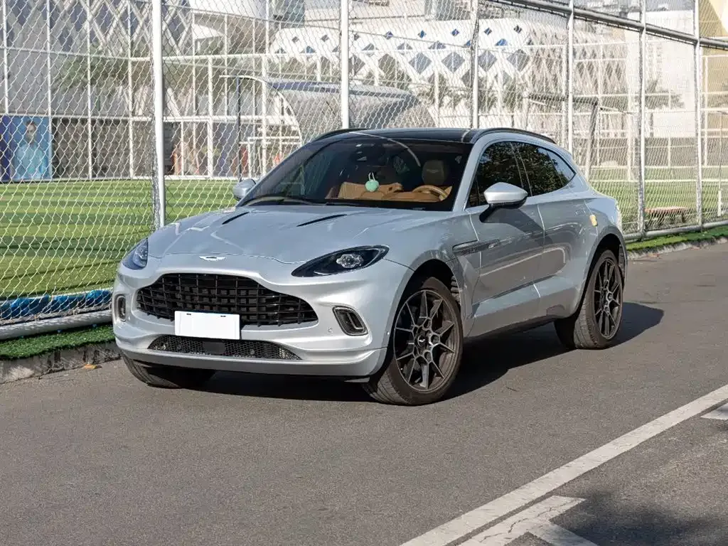 Aston Martin DBX — фото 1