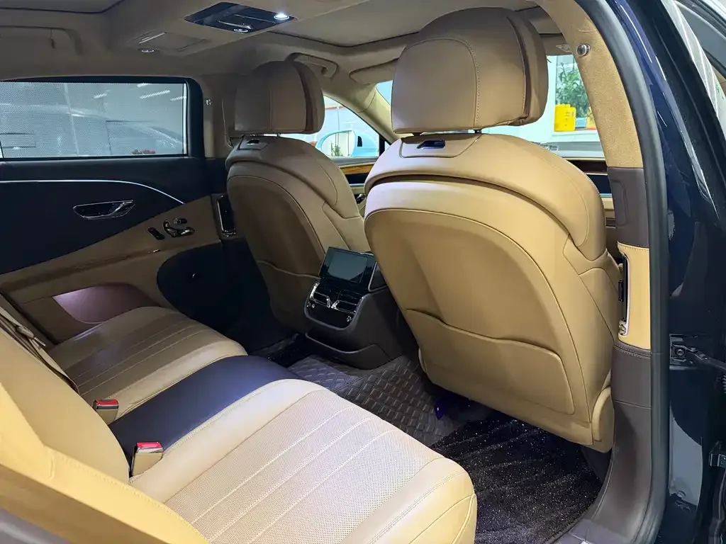 Bentley Flying Spur 2021 из CN, фото 10