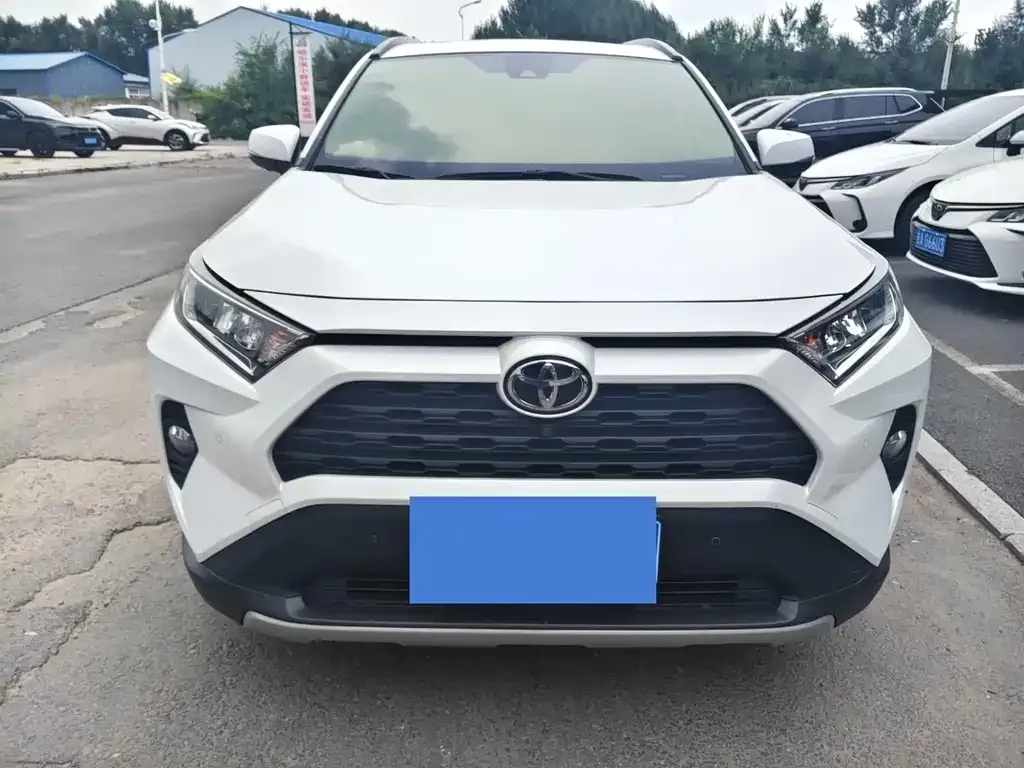 Toyota RAV4 2021 из CN, фото 1