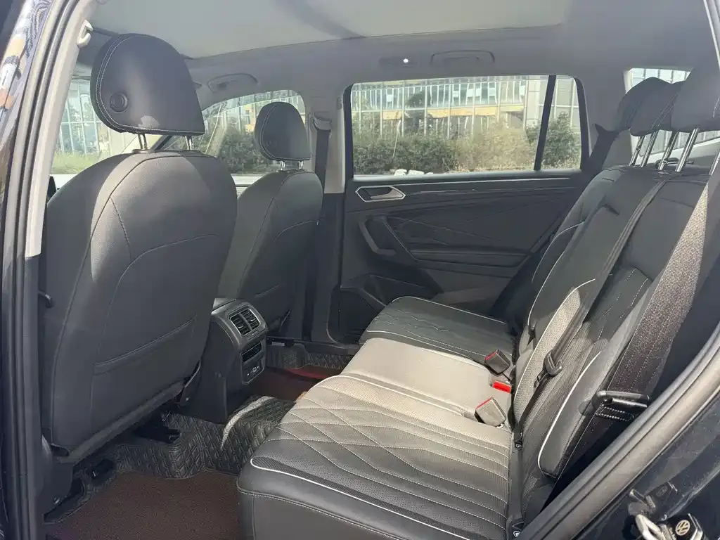 Volkswagen Tiguan L 2022 из CN, фото 7