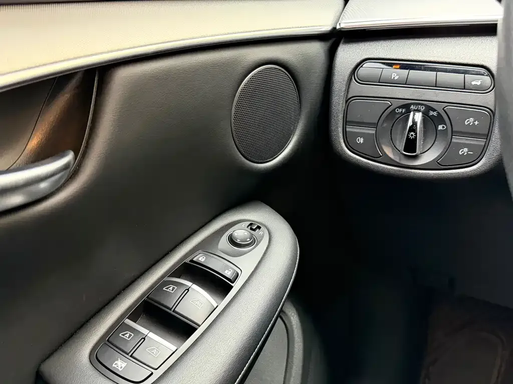 Infiniti QX50 2023 из CN, фото 10