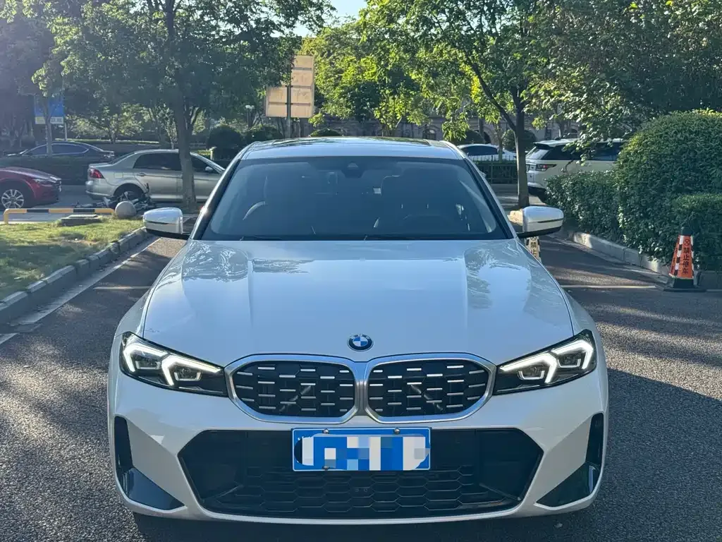 BMW 3 Series 2023 из CN, фото 2