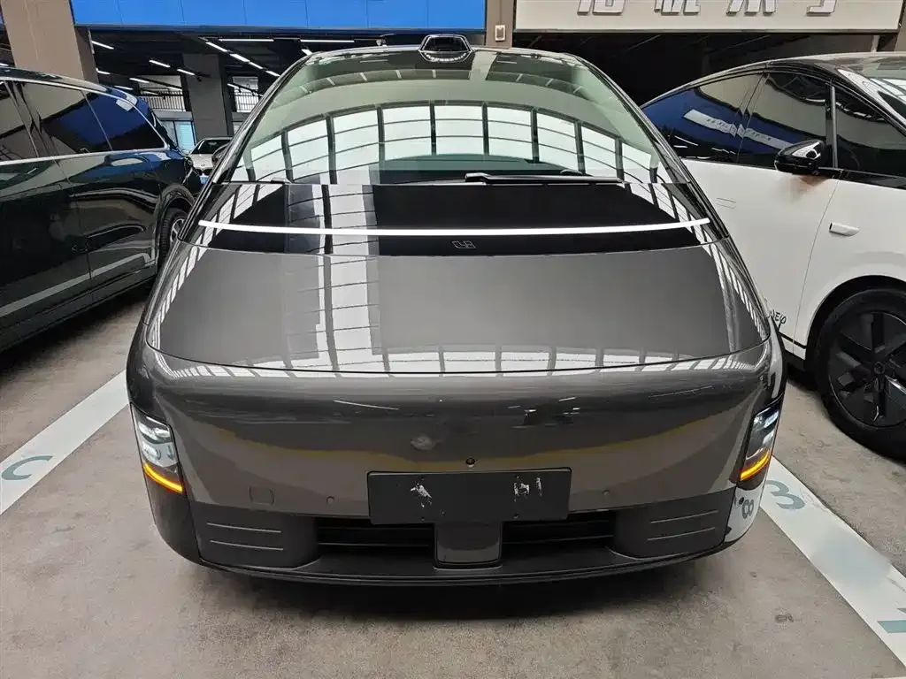 Li Auto MEGA — фото 3