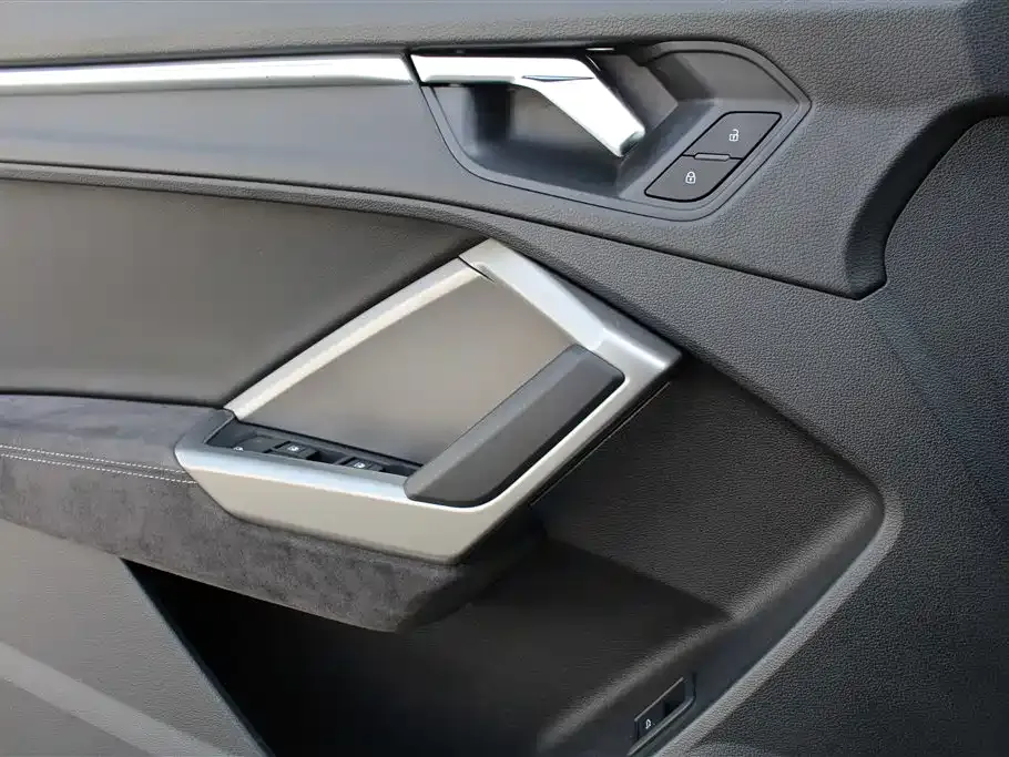 Audi Q3 2023 из CN, фото 10