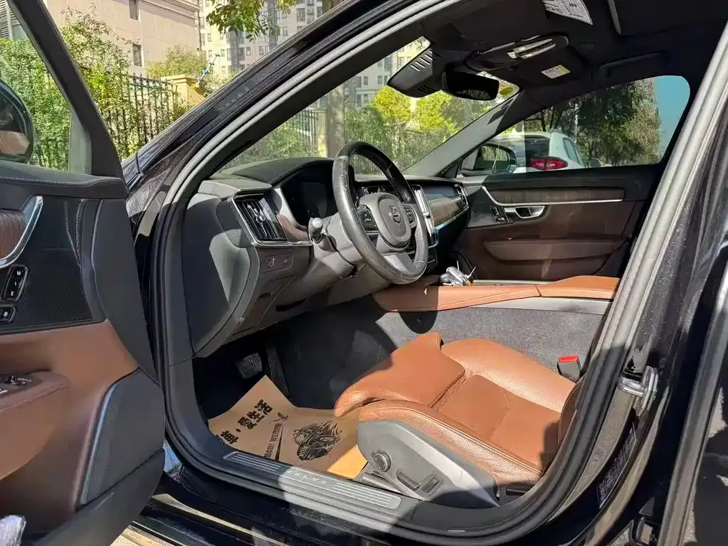 Volvo S90 2021 из CN, фото 5
