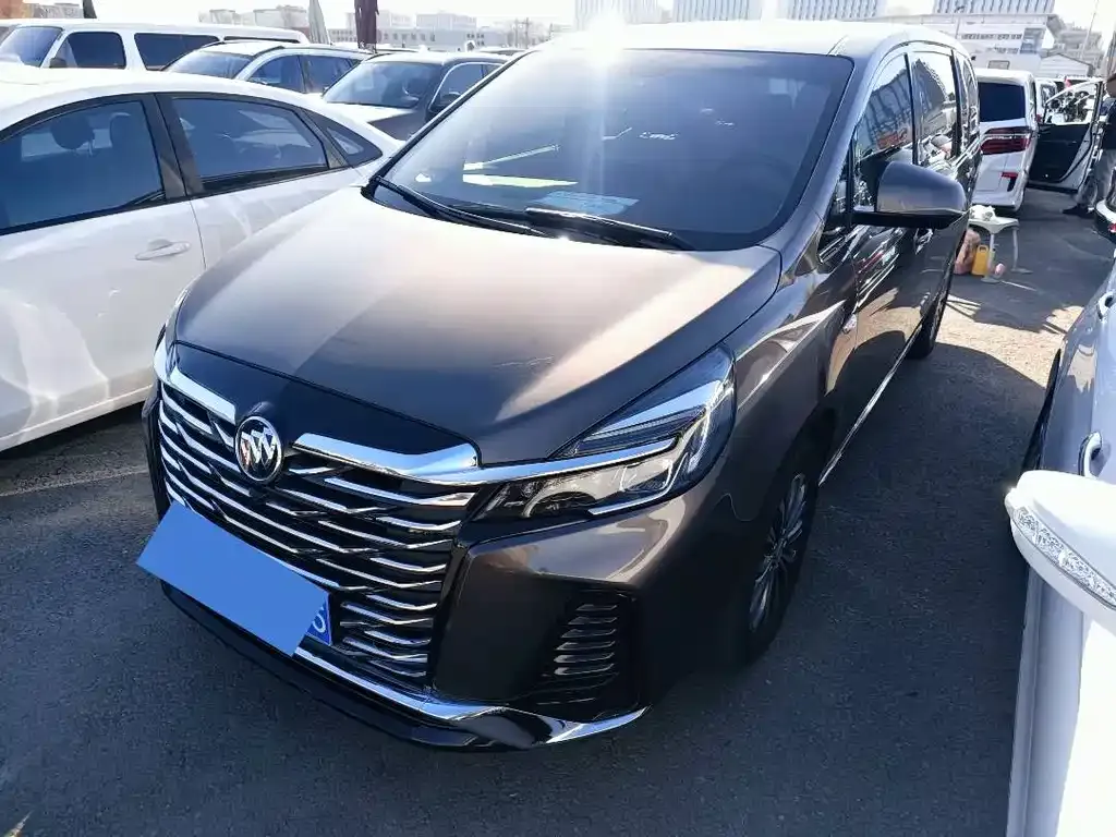 Buick GL8 2023 из CN, фото 1