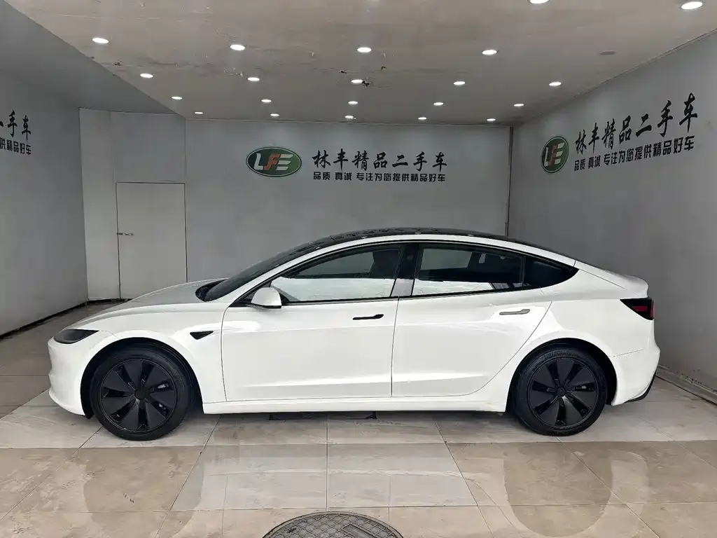 Tesla Model 3 2025 из CN, фото 5