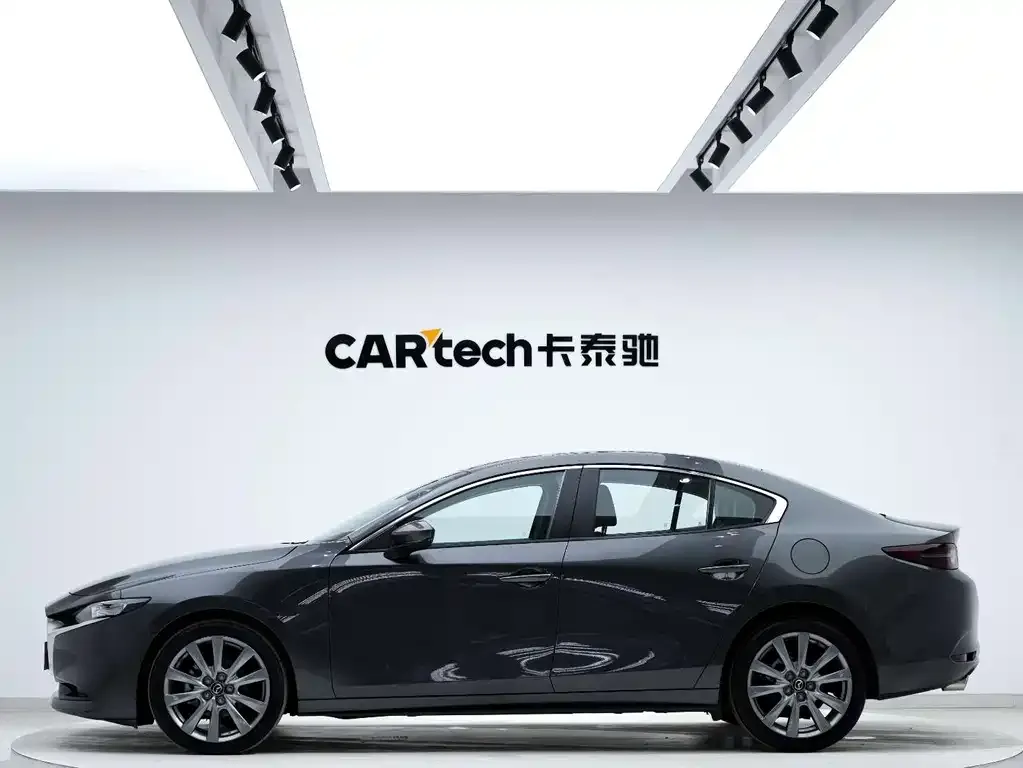 Mazda 3 Axela — фото 3