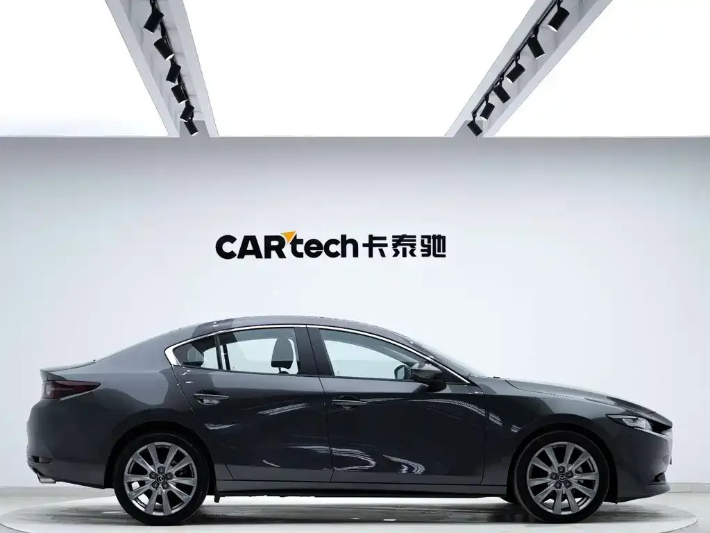 Mazda 3 Axela — фото 8