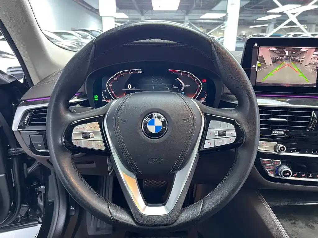 BMW 5 Series 2022 из CN, фото 8