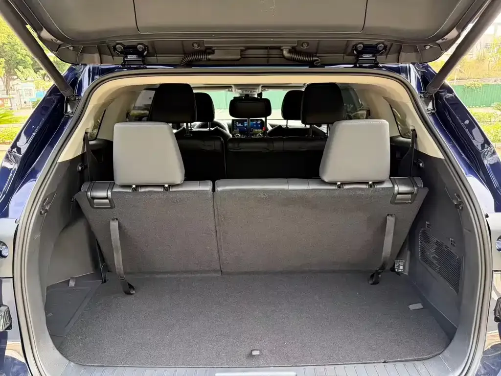 Toyota Highlander — фото 9