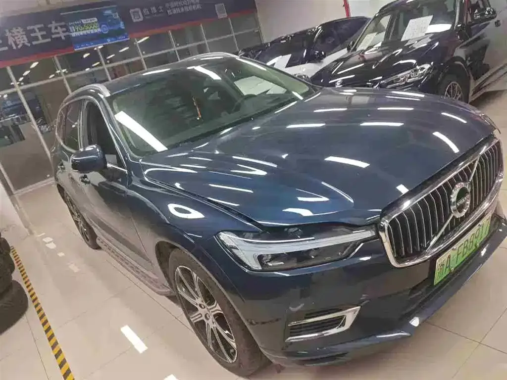 Volvo XC60 PHEV 2021 из CN, фото 2