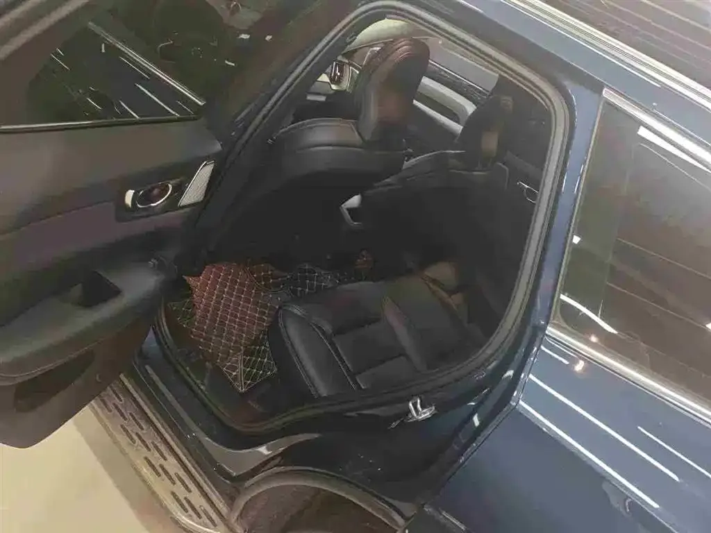 Volvo XC60 PHEV 2021 из CN, фото 4