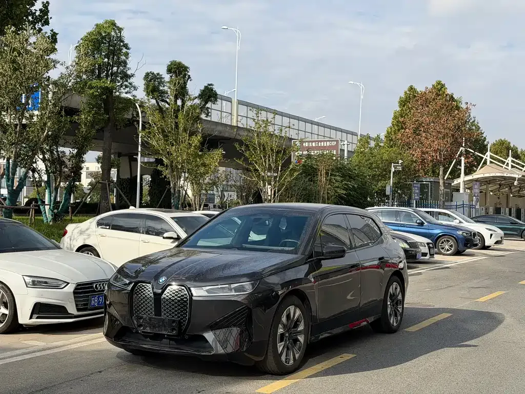 BMW iX 2023 из CN, фото 1