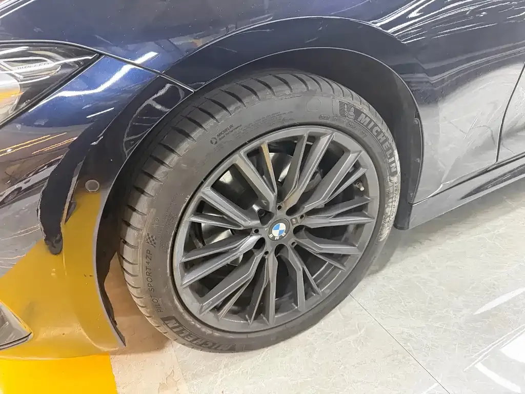 BMW 3 Series 2023 из CN, фото 4