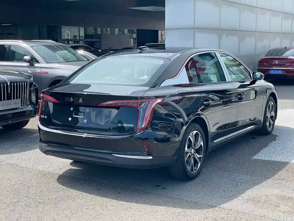 Hongqi E-QM5 — фото 3