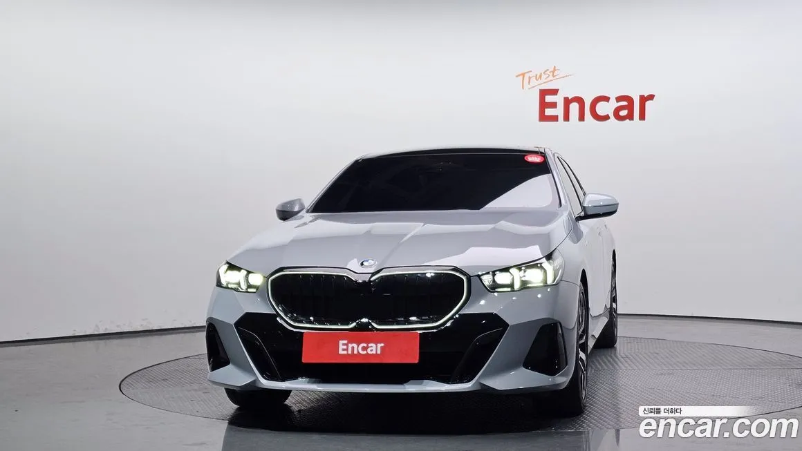 BMW 5-Series 2025 из KR, фото 3