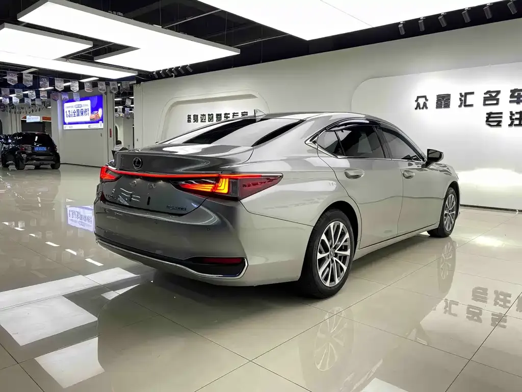 Lexus ES — фото 4