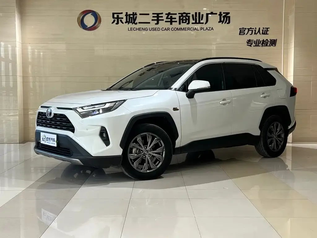 Toyota RAV4 2023 из CN, фото 1