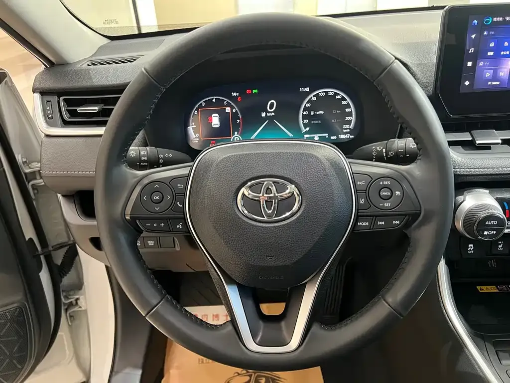 Toyota RAV4 2023 из CN, фото 10