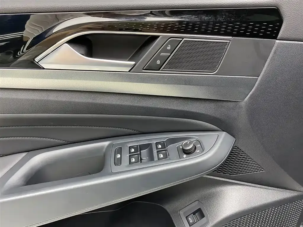 Volkswagen Passat 2024 из CN, фото 7