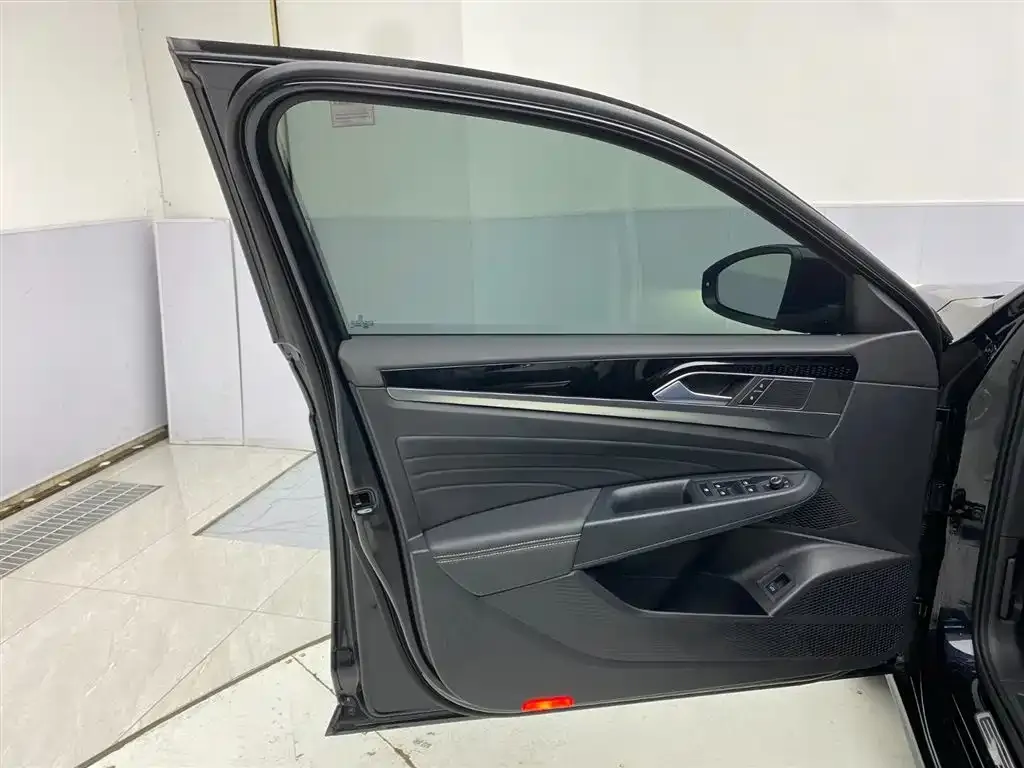 Volkswagen Passat 2024 из CN, фото 8