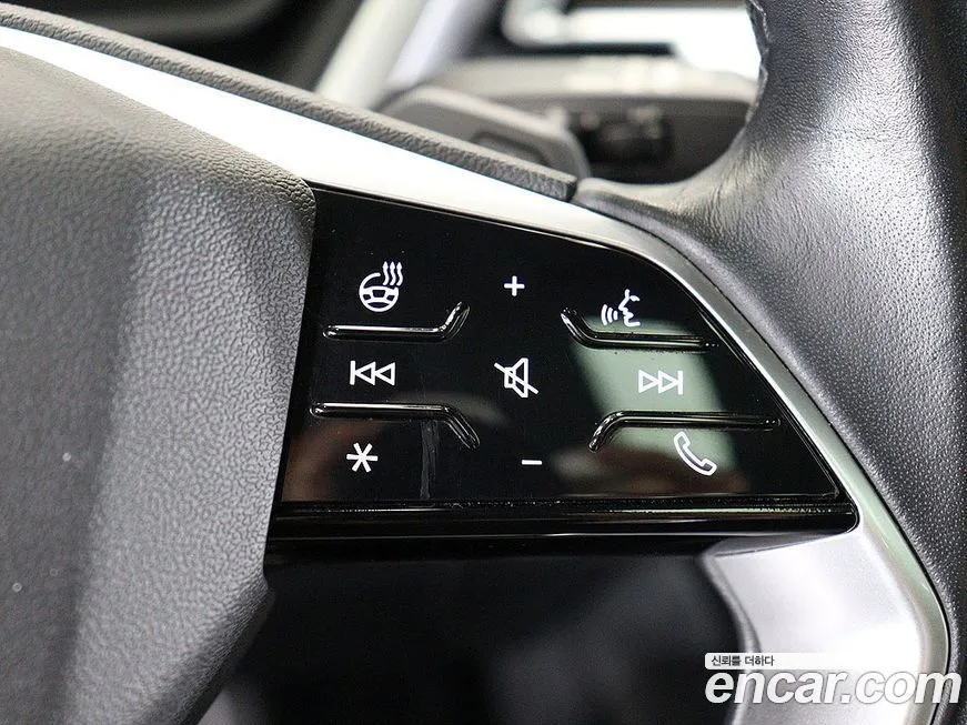 Audi Q4 e-tron — фото 10